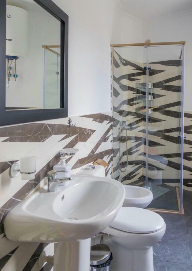 Modern Furnished Apartment With View Tirana Exterior photo