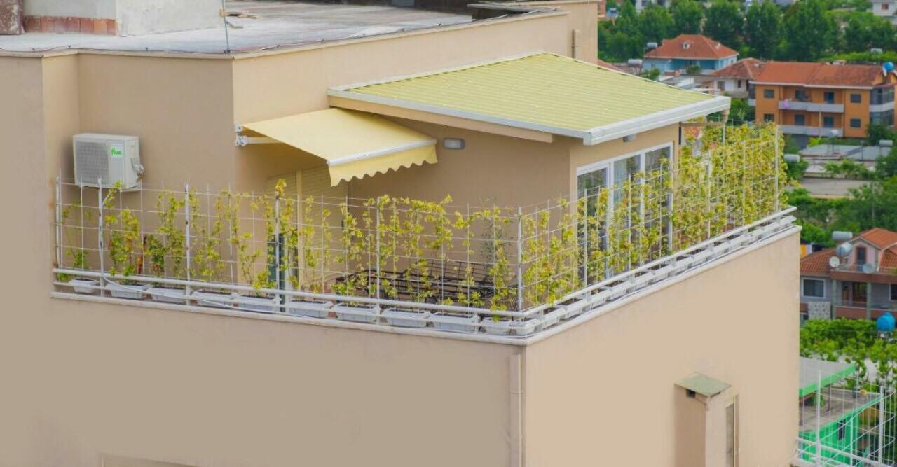 Modern Furnished Apartment With View Tirana Exterior photo